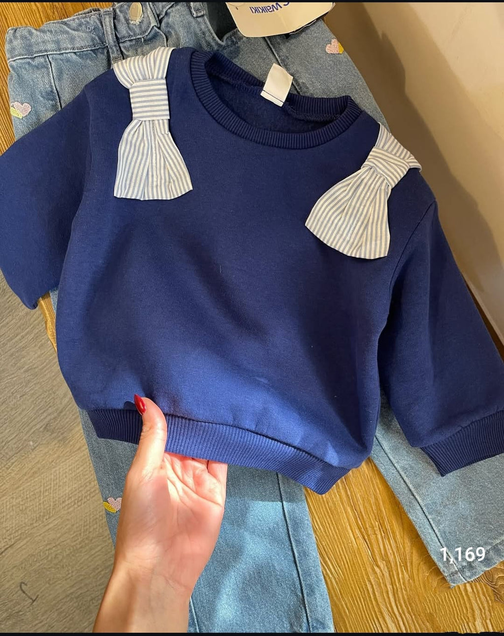 SWEATSHIRT WITH SHOLDER FIONKA