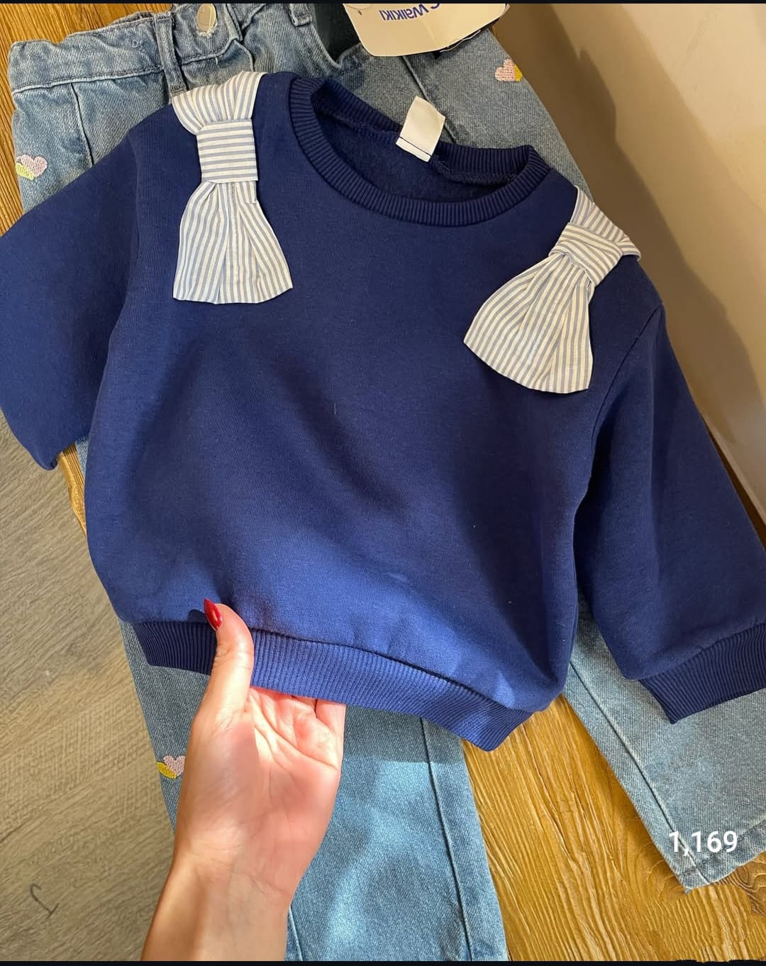 SWEATSHIRT WITH SHOLDER FIONKA